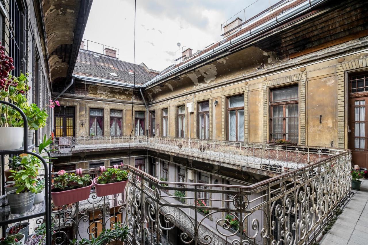 Bpr Delia'S Apartment Budapest Exterior foto